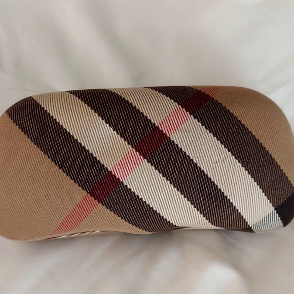 Vintage Burberry Hard Clam shell Eyeglass Sunglass Glass protective case Holder